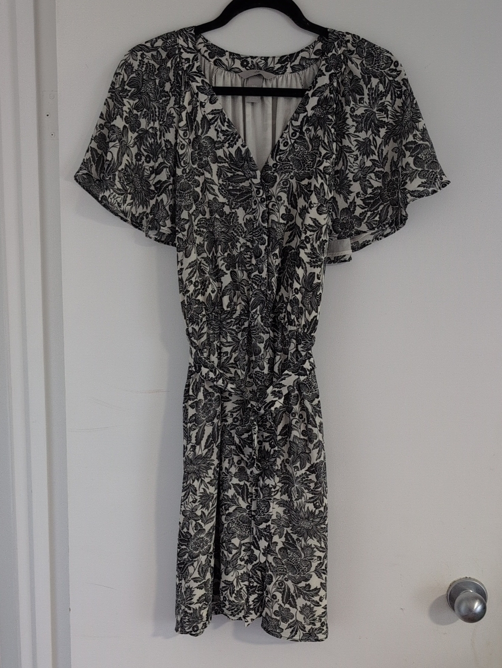 H&M Black & White Floral Button-Front Tie-Waist Dress